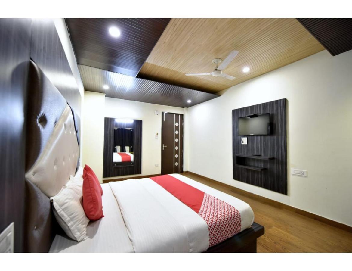 Hotel Dalhousie Grand Banikhet Екстериор снимка