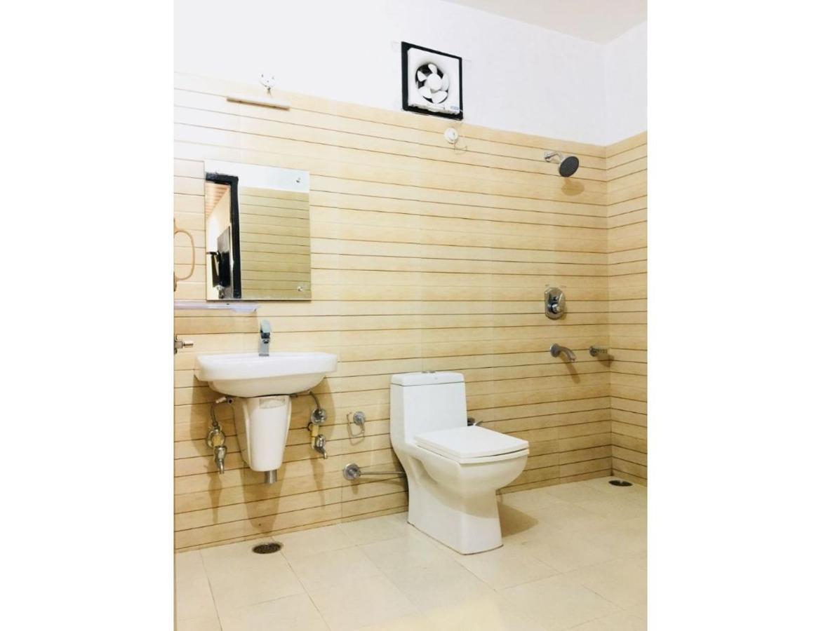 Hotel Dalhousie Grand Banikhet Екстериор снимка